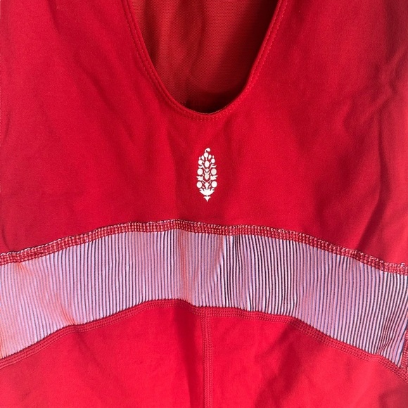 Free People Hardio Cardio Red Shortsie Size Medium - Picture 4 of 6